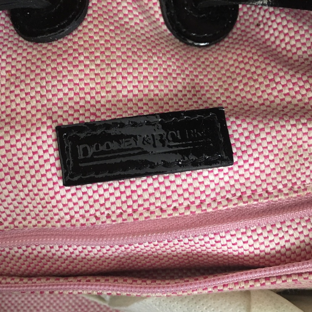 Dooney & Bourke - Picture 4 of 5